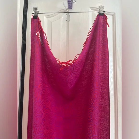 Pashmina Scarf in Fuchsia Pattern - Picture 6 of 11